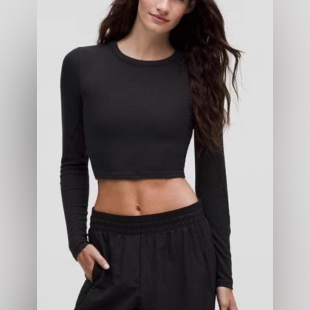 lululemon athletica Black Long-Sleeve Cropped Top